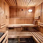 5 Persones Llar De Foc I Piscina