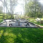 5 Persones Llar De Foc I Piscina